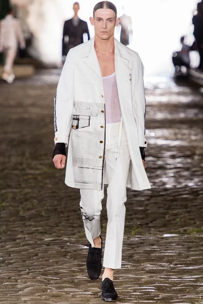 Look 12